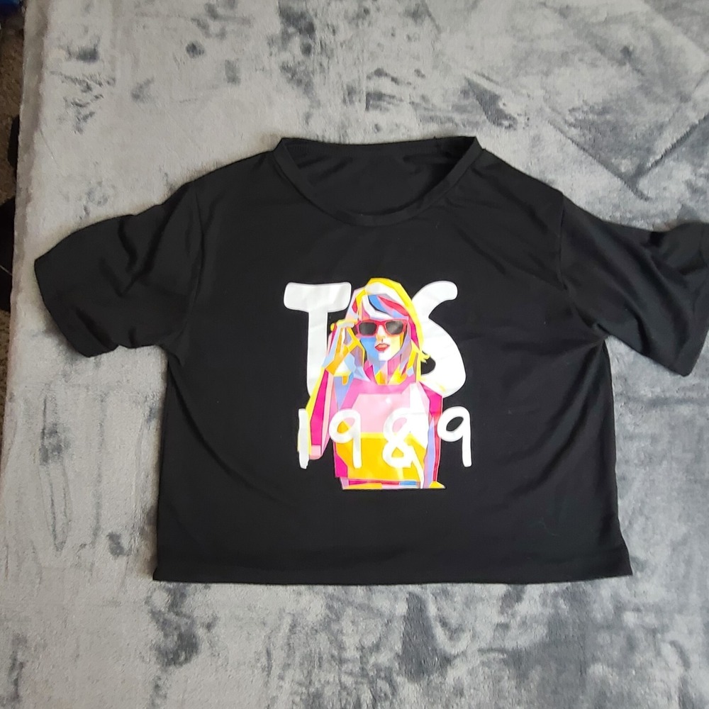 Taylor Swift 1989 T-shirt Size 11-12Y